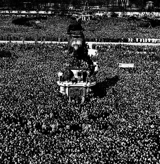 Иллюстрация к книге — Темная харизма Адольфа Гитлера. Ведущий миллионы в пропасть [i_014.jpg]