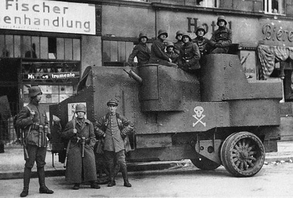 Иллюстрация к книге — Как Черчилль развязал Вторую Мировую. Главный виновник войны [i_001.jpg]