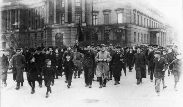 Иллюстрация к книге — Как Черчилль развязал Вторую Мировую. Главный виновник войны [i_003.jpg]