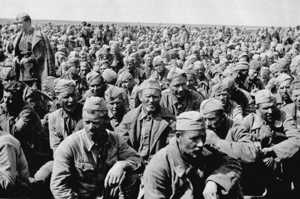 Иллюстрация к книге — Как Черчилль развязал Вторую Мировую. Главный виновник войны [i_047.jpg]