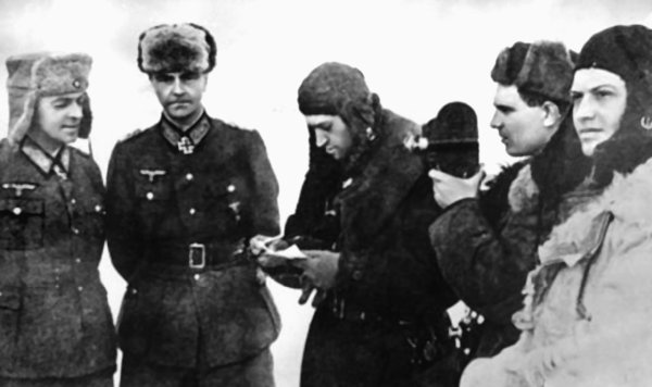 Иллюстрация к книге — Как Черчилль развязал Вторую Мировую. Главный виновник войны [i_054.jpg]