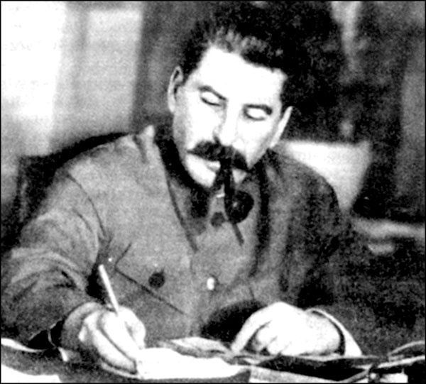 Иллюстрация к книге — &quot;Крестовый поход на Восток&quot;. Гитлеровская Европа против России [_035.jpg]