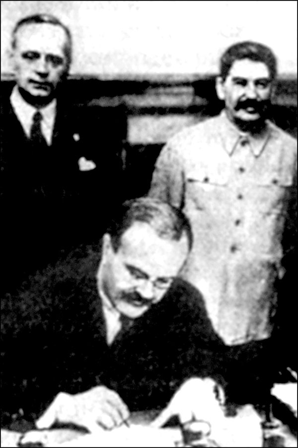 Иллюстрация к книге — "Крестовый поход на Восток". Гитлеровская Европа против России [_108.jpg]