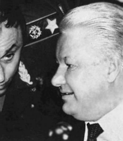 Иллюстрация к книге — Госбесы. Кровавая гэбня и &quot;живой труп&quot; [i_019.jpg]