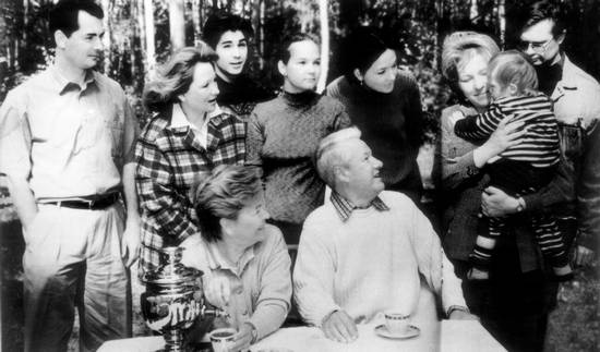 Иллюстрация к книге — Госбесы. Кровавая гэбня и &quot;живой труп&quot; [i_021.jpg]