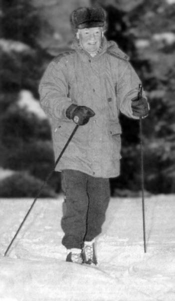 Иллюстрация к книге — Госбесы. Кровавая гэбня и &quot;живой труп&quot; [i_032.jpg]