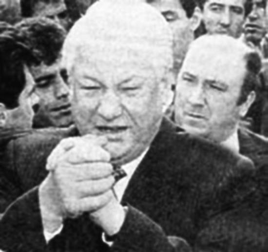 Иллюстрация к книге — Госбесы. Кровавая гэбня и &quot;живой труп&quot; [i_040.jpg]