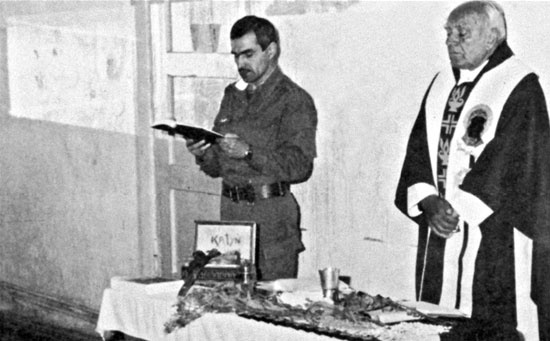 Иллюстрация к книге — Подонки истории. Самая зловещая тайна XX века [i_010.jpg]