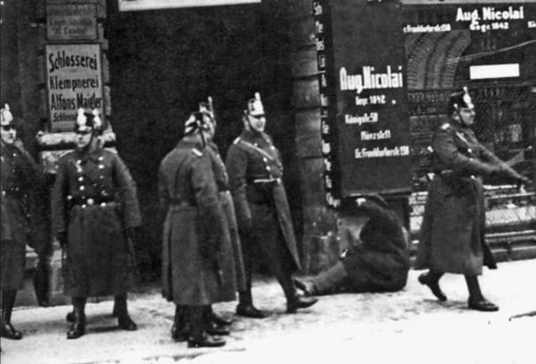 Иллюстрация к книге — Гестапо. Террор без границ [pic_11.jpg]