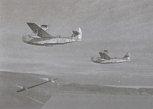 Иллюстрация к книге — Асы над тундрой. Воздушная война в Заполярье. 1941-1944 годы [i_017.jpg]