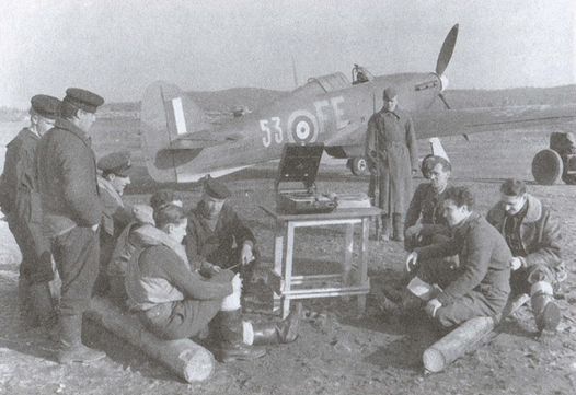 Иллюстрация к книге — Асы над тундрой. Воздушная война в Заполярье. 1941-1944 годы [i_030.jpg]