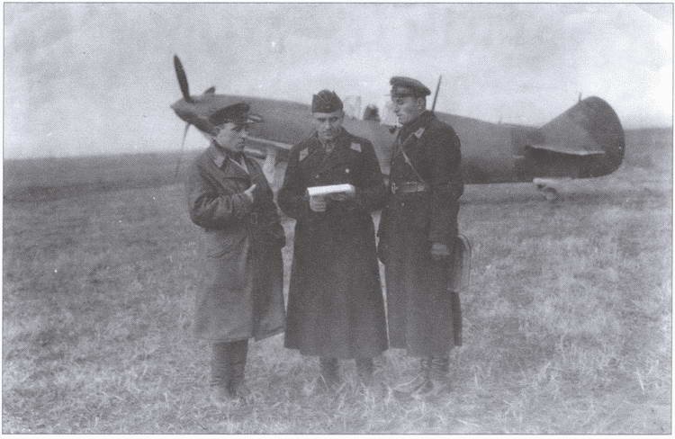 Иллюстрация к книге — Истребители на взлет! [i_032.jpg]