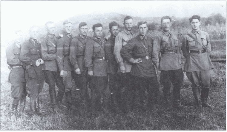 Иллюстрация к книге — Истребители на взлет! [i_040.jpg]