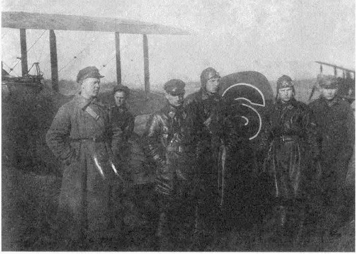 Иллюстрация к книге — Большое небо дальней авиации. Советские дальние бомбардировщики в Великой Отечественной войне. 1941-1945 [i_002.jpg]