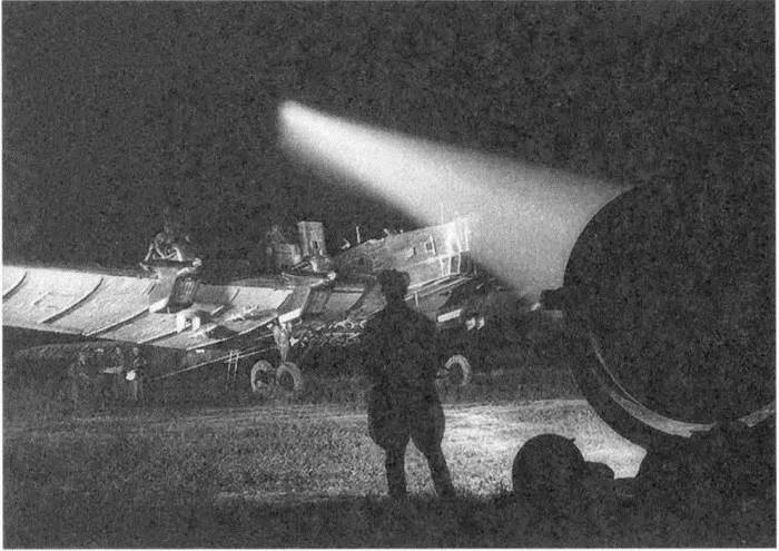 Иллюстрация к книге — Большое небо дальней авиации. Советские дальние бомбардировщики в Великой Отечественной войне. 1941-1945 [i_013.jpg]