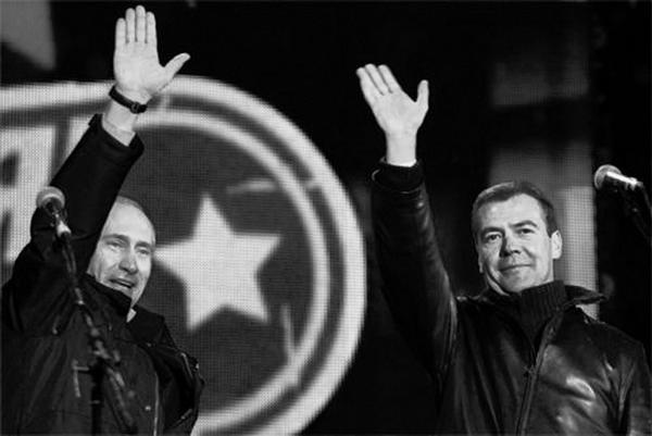 Иллюстрация к книге — История России. От Горбачева до Путина и Медведева [i_032.jpg]