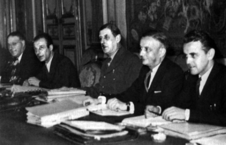 Иллюстрация к книге — Великий де Голль. &quot;Франция - это я!&quot; [vkladka2_img_00.jpg]