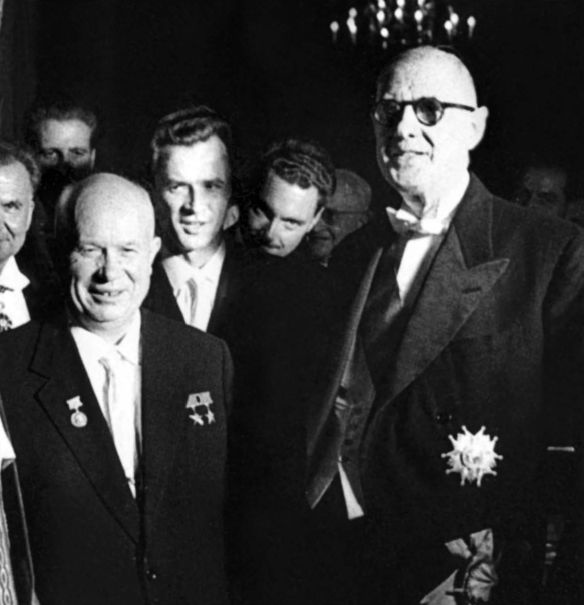 Иллюстрация к книге — Великий де Голль. &quot;Франция - это я!&quot; [vkladka3_img_07.jpg]