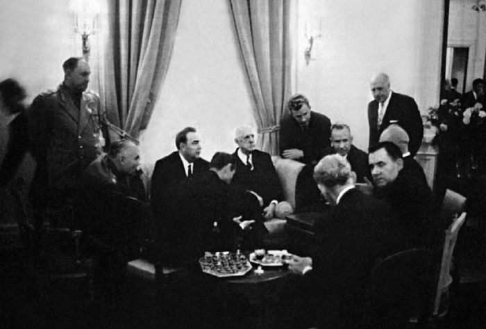 Иллюстрация к книге — Великий де Голль. &quot;Франция - это я!&quot; [vkladka3_img_11.jpg]