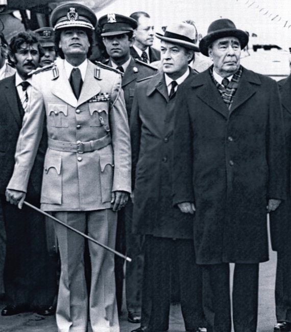 Иллюстрация к книге — Каддафи. "Бешеный пес" или Народный благодетель? [i_002.jpg]