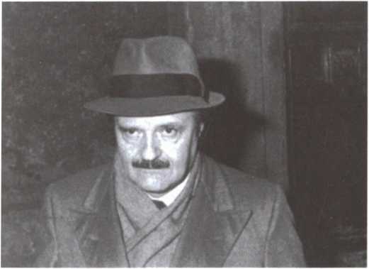 Иллюстрация к книге — Во имя Господа. Кто убил Папу Римского? [i_032.jpg]