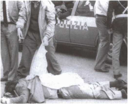 Иллюстрация к книге — Во имя Господа. Кто убил Папу Римского? [i_058.jpg]