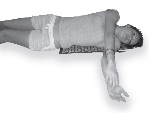 Иллюстрация к книге — Ипликатор Кузнецова. Избавление от боли в спине и шее [i_007.jpg]