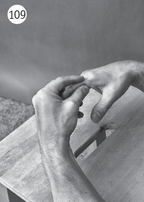 Иллюстрация к книге — Болят руки - что делать [i_119.jpg]