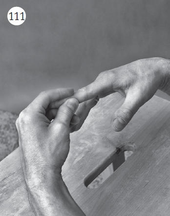 Иллюстрация к книге — Болят руки - что делать [i_121.jpg]