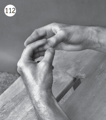 Иллюстрация к книге — Болят руки - что делать [i_122.jpg]