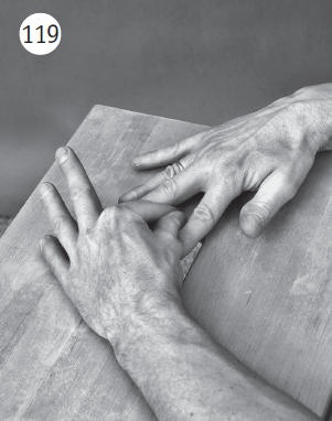 Иллюстрация к книге — Болят руки - что делать [i_129.jpg]