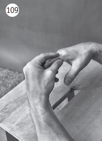 Иллюстрация к книге — Как избавиться от боли в суставах рук [i_122.jpg]