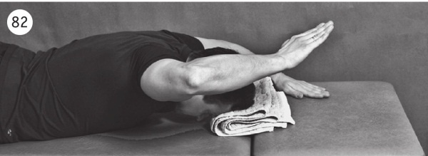 Иллюстрация к книге — Позвоночник без боли. Курс изометрической гимнастики [i_091.jpg]