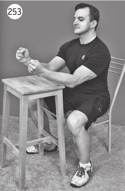 Иллюстрация к книге — Суставы без боли. Курс изометрической гимнастики [i_271.jpg]