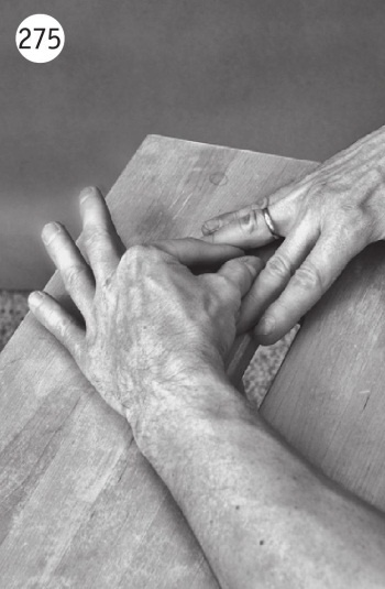 Иллюстрация к книге — Суставы без боли. Курс изометрической гимнастики [i_293.jpg]