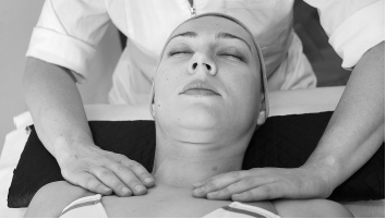 Иллюстрация к книге — Атлас профессионального массажа [i_225.jpg]