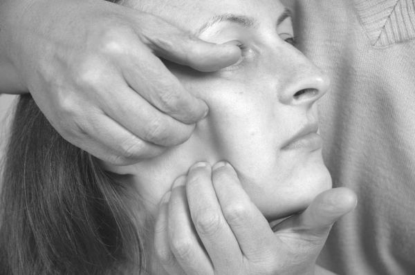 Иллюстрация к книге — Экстренная помощь при травмах, болевых шоках и воспалениях. Опыт работы в чрезвычайных ситуациях [_143_2f.jpg]