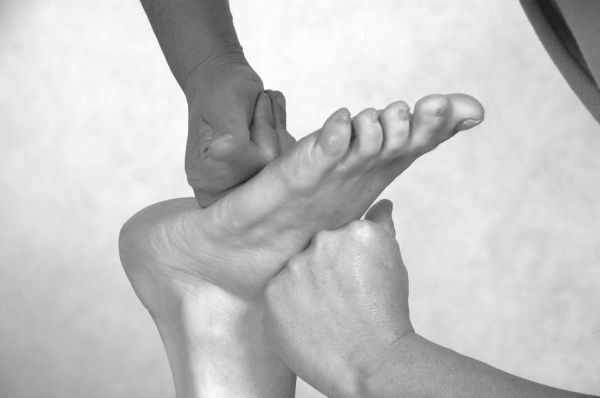 Иллюстрация к книге — Экстренная помощь при травмах, болевых шоках и воспалениях. Опыт работы в чрезвычайных ситуациях [_164_2f.jpg]