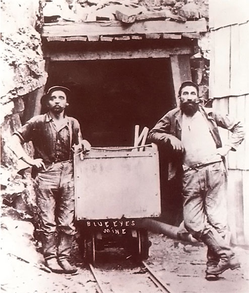 Иллюстрация к книге — Библия моды [i_028.jpg]