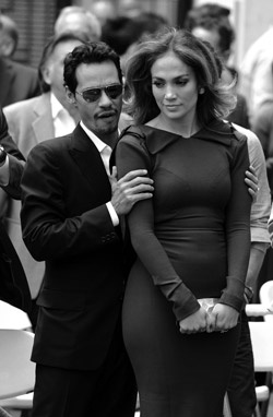 Иллюстрация к книге — Все лгут. Как выявить обман по мимике и жестам [i_070.jpg]