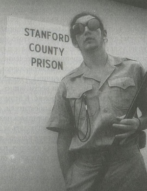 Иллюстрация к книге — Эффект Люцифера. Почему хорошие люди превращаются в злодеев [i_003.jpg]