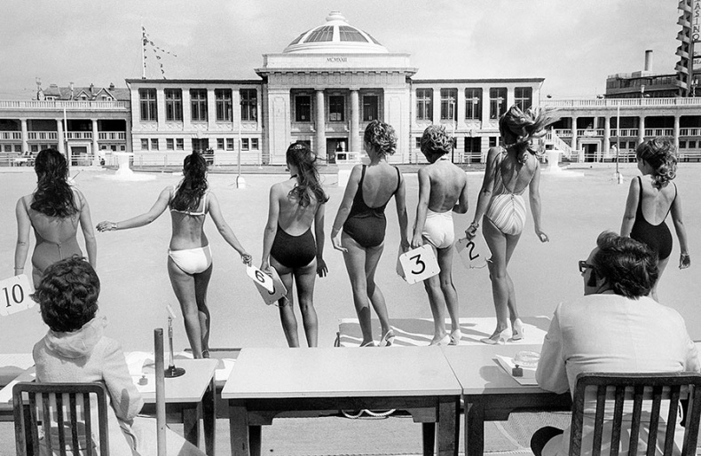 Иллюстрация к книге — Смешная девчонка [i_001.jpg]