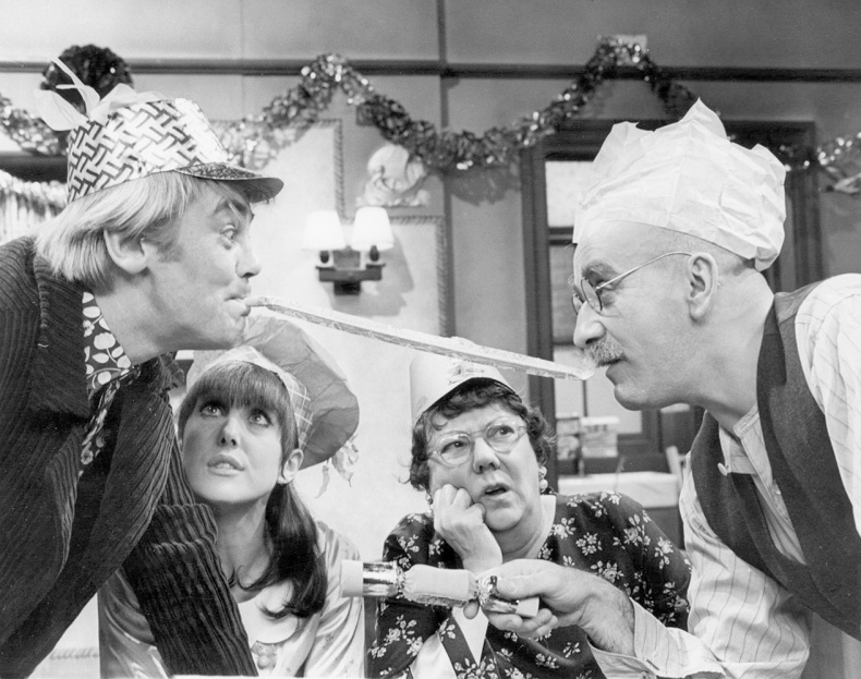 Иллюстрация к книге — Смешная девчонка [i_008.jpg]