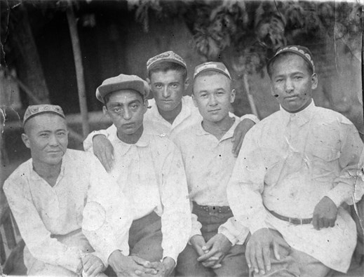 Иллюстрация к книге — Советский кишлак. Между колониализмом и модернизацией [i_016.jpg]