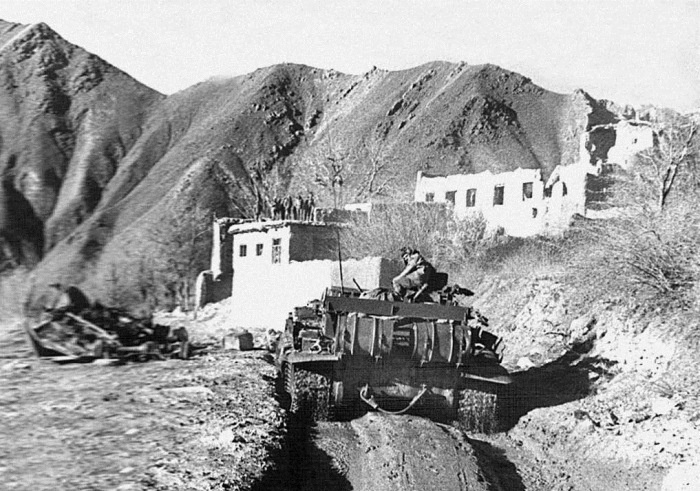 Иллюстрация к книге — Бой под Талуканом [i_008.jpg]