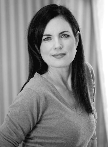 Иллюстрация к книге — Аббатство Даунтон. История гордости и предубеждений [binder1.pdfadobeacrobatpro_page_043_image_0001.jpg]