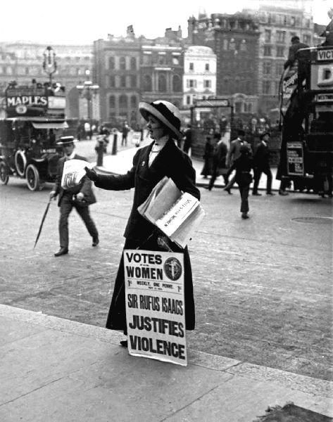 Иллюстрация к книге — Аббатство Даунтон. История гордости и предубеждений [binder1.pdfadobeacrobatpro_page_059_image_0001.jpg]