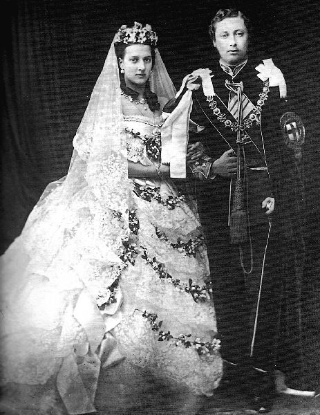 Иллюстрация к книге — Аббатство Даунтон. История гордости и предубеждений [binder1.pdfadobeacrobatpro_page_073_image_0001.jpg]