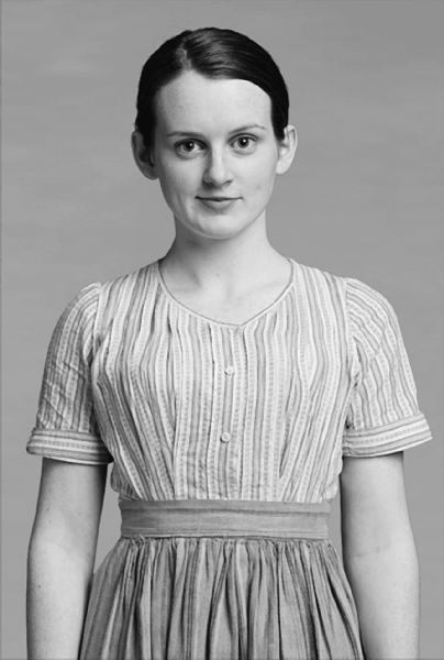 Иллюстрация к книге — Аббатство Даунтон. История гордости и предубеждений [binder1.pdfadobeacrobatpro_page_177_image_0001.jpg]