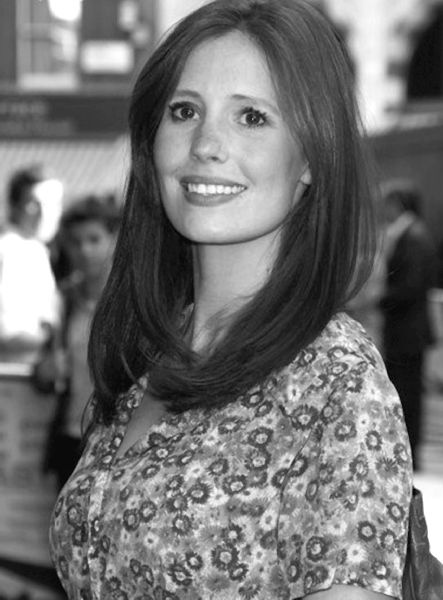 Иллюстрация к книге — Аббатство Даунтон. История гордости и предубеждений [binder1.pdfadobeacrobatpro_page_229_image_0001.jpg]